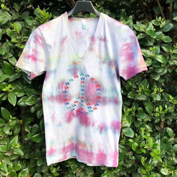 🚨 Price Reduced 🚨 Peace Birds Print tee (unisex) - Picture 1 of 3